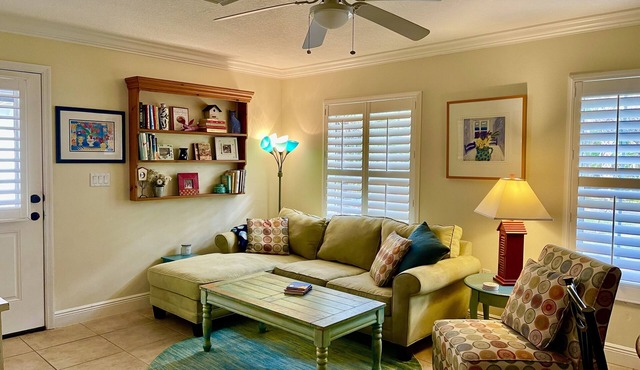 Quaint Country Charm! Private Guest House