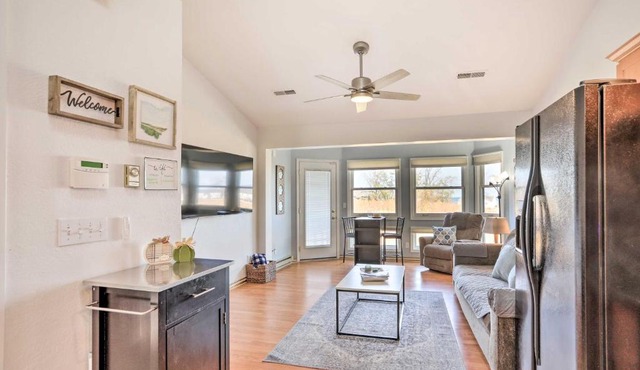 Quaint Couples Escape Pool, Near Lake Erie!