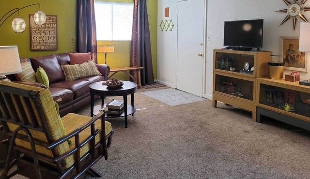 Quaint & Cozy Cottage: 3 Mi to Palisade Wineries!