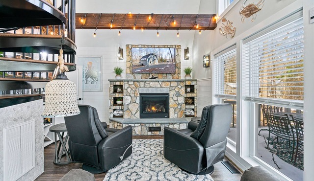 Quaint & Cozy LakeView Cottage - Lake of the Woods