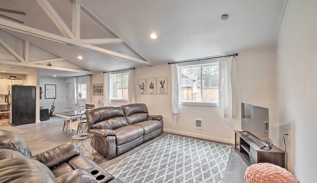 Quaint, Cozy Outdoor Retreat Near Mt Rainier!