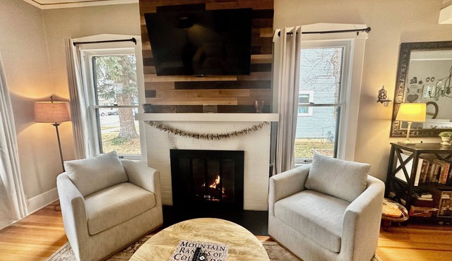 Quaint downtown 1920's bungalow in the Historic Old North End neighborhood