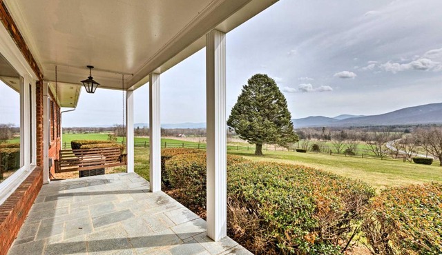 Quaint Elkton Home near Shenandoah National Park!