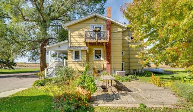 Quaint & Family-Friendly Watertown Farmhouse!