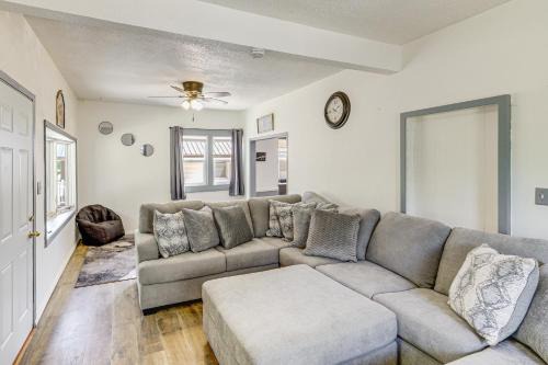Quaint Family Retreat in Fairbury!