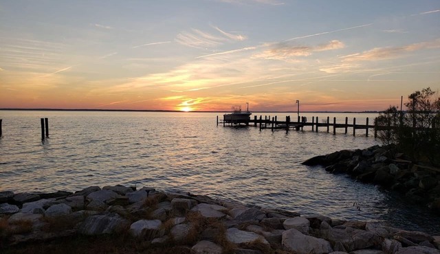 Quaint fishing retreat on the lower Potomac Piney Pt