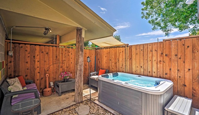 Quaint Garden City Studio w/Hot Tub: Pets Welcome