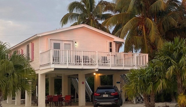 Quaint Glamping Cottage on Private Island, Sandy Beach with Freshwater Pool!