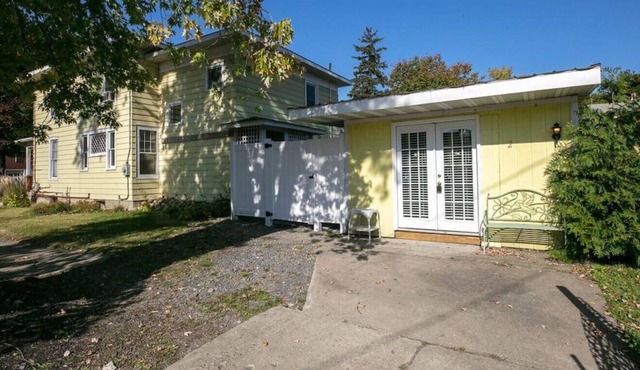 Quaint Guest House with walkable locale! · Quaint Guest House with walkable locale!