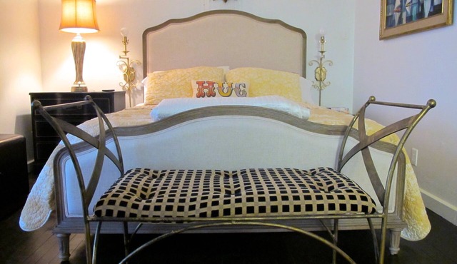 Quaint Historic Apartment in Walkable Downtown #5