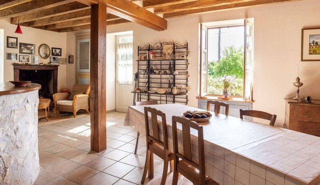 Quaint Holiday home in Morogues with Garden