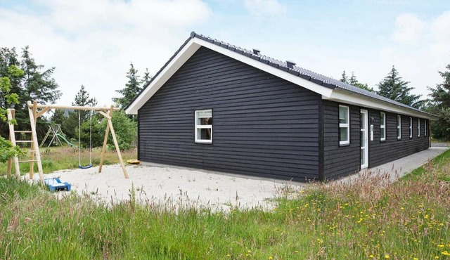 Quaint Holiday Home in Bl vand for near Sea