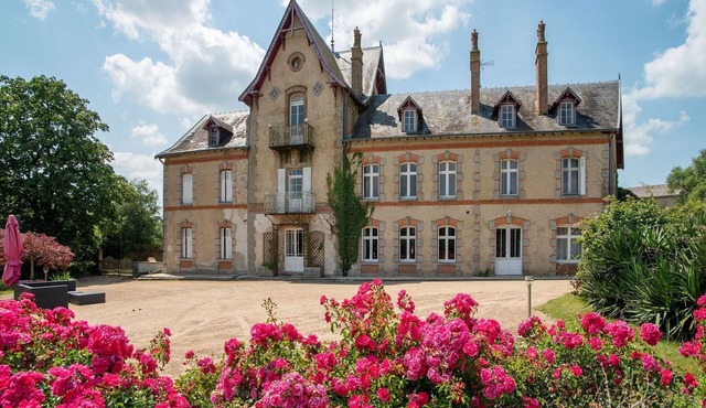 Quaint Holiday Home in Clessé with Garden