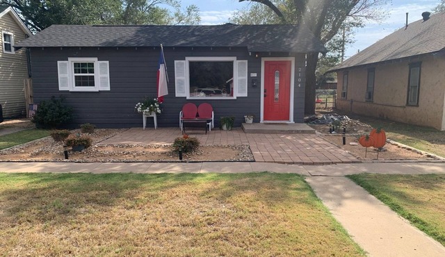 Quaint home close to WT and Palo Duro Canyon