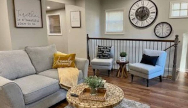 Quaint home in a quiet neighborhood! Near airport!