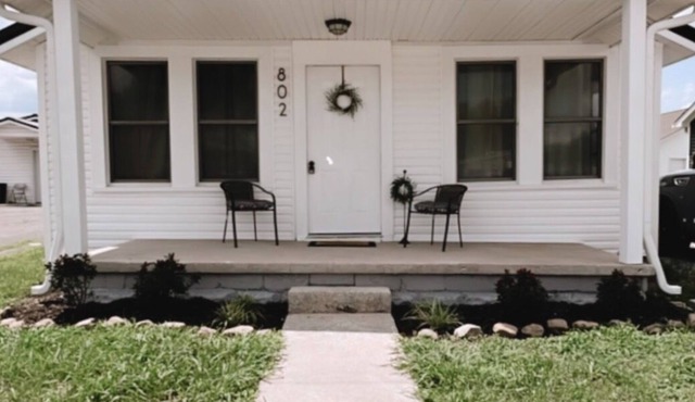 Quaint home in Manchester, TN Oakdale Cottage is a cozy place to rest your head