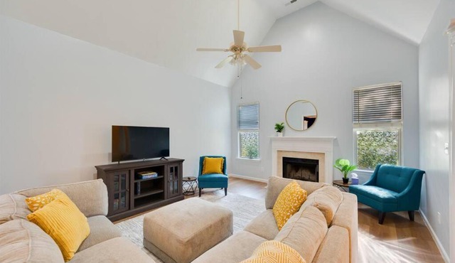 Quaint homey cottage style house in Harvest, Alabama