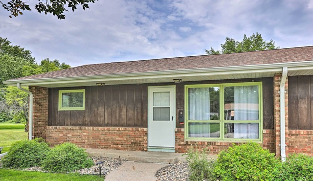 Quaint Ida Grove Apartment Near Creek & Park!