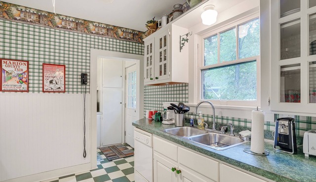 Quaint Jefferson Duplex: Walk to Downtown
