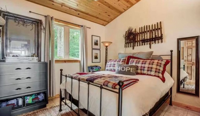 Quaint Lake Tetonka Cottage!