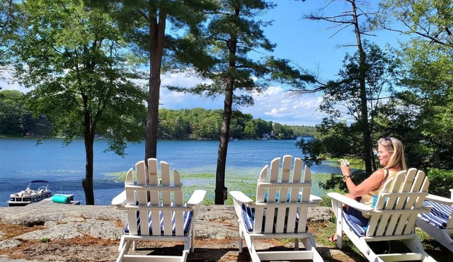 Quaint lakeside cottage with stunning views.