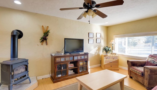 Quaint Leadville Home w/Grill: Walk to Dtwn!