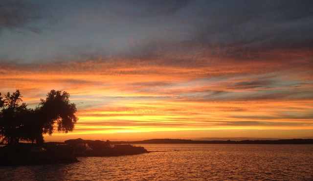 QUAINT LITTLE COTTAGE with SPECTACULAR VIEW right on the St. Lawrence River