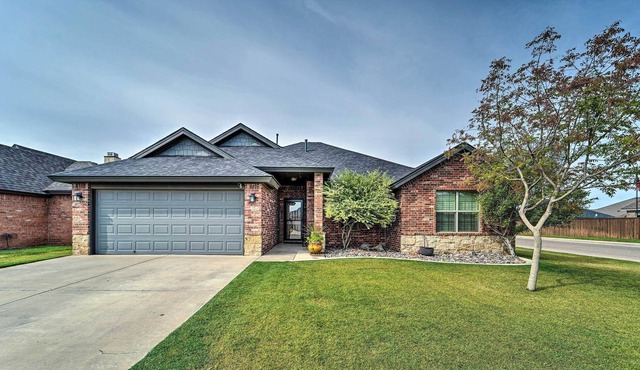 Quaint Lubbock Home ~ 6 Mi to TTU + Downtown!