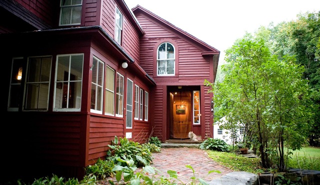 Quaint Maine Farmhouse near Portland