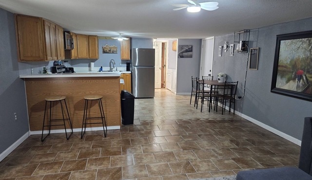 Quaint mobile home with AC in charming Orange