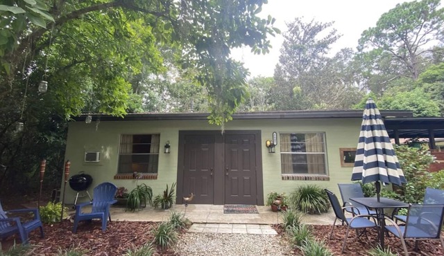 Quaint Mother in Law 1 mile from UF