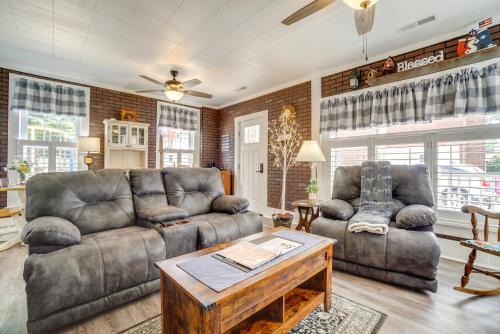 Quaint Mt Vernon Cottage Near Historic Dtwn!