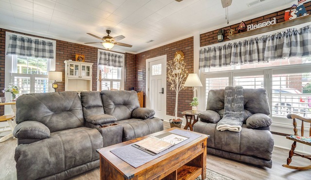 Quaint Mt Vernon Cottage Near Historic Dtwn!