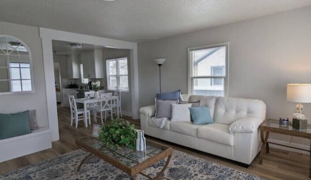 Quaint Murray Home in central valley, near mountains & IMC Hospital