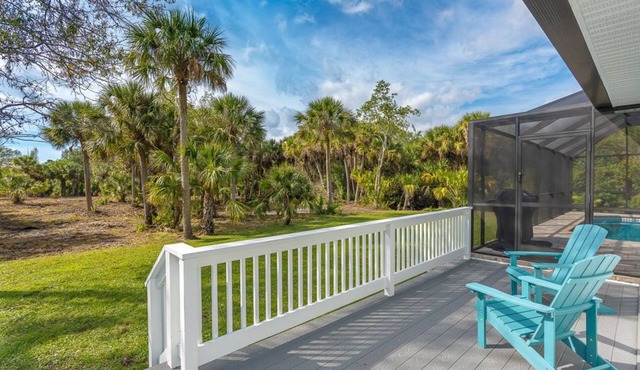 Quaint New Private Cottage with Salt Water Pool in Heartland Englewood FL