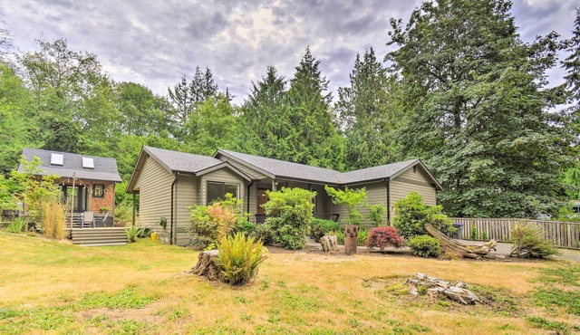 Quaint Northwestern Home w/ Beach Access!