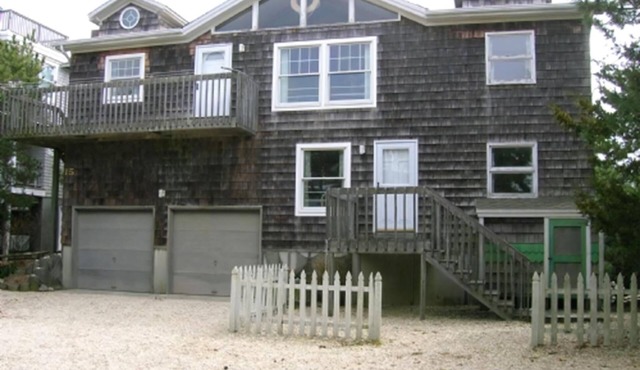 Quaint Ocean Front Duplex!