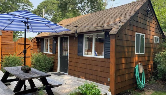 Quaint One-Bedroom Cottage with Private Entry