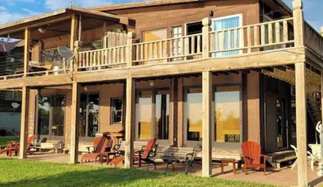 Quaint peaceful waterfront cabin #2, two bedrooms, split level.