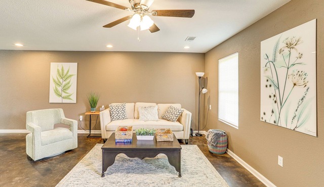 Quaint Pocahontas Townhome, Central Location!