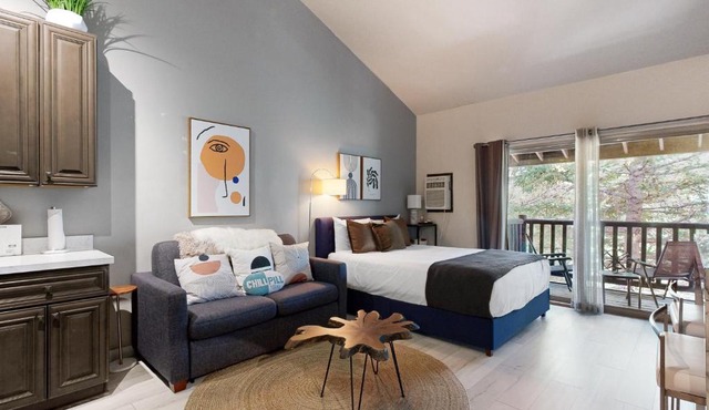 Quaint Prospector Lodge Studio #729