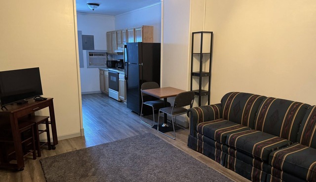 Quaint & Quiet 2 bed 1 bath