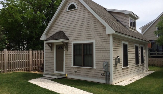 Quaint quiet southern side cottage is ready for your summer adventure!