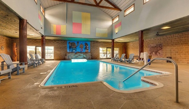 Quaint Riverside Retreat w/Indoor-Outdoor Pool! Free On-site Parking