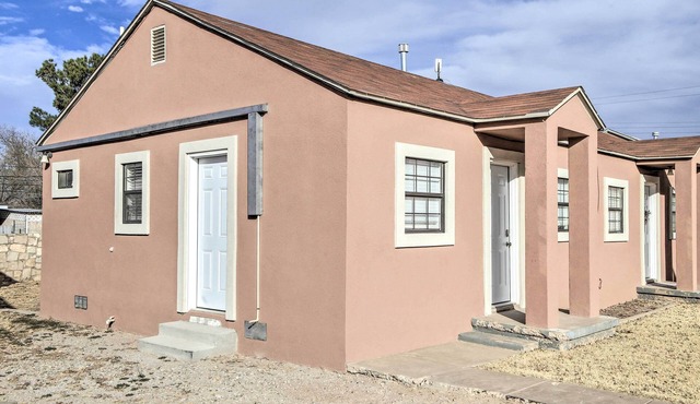 Quaint Roswell Retreat ~ 1 Mi to Main Street!