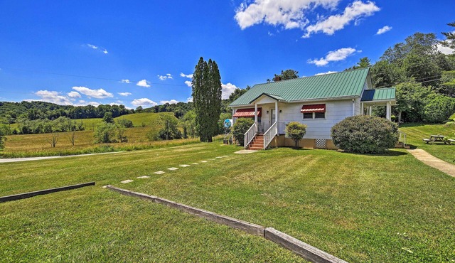 Quaint & Scenic Country Cottage, 3 Mi to New River