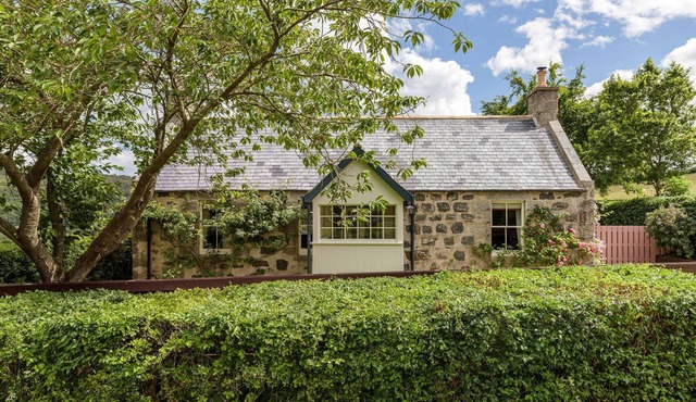 Quaint Scottish Estate Cottage with Valley View and Hot Tub