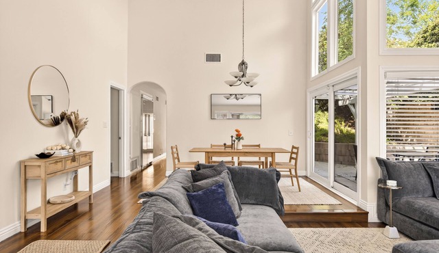 Quaint Single-Story Hilltop Home (Granada Hills)