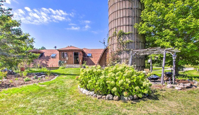 Quaint Sister Bay Studio w/Large Backyard!