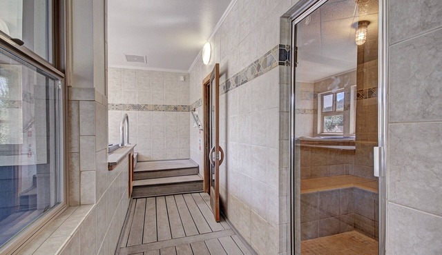 Quaint Studio in Heart of Breck Steps to Snowy Fun by RedAwning